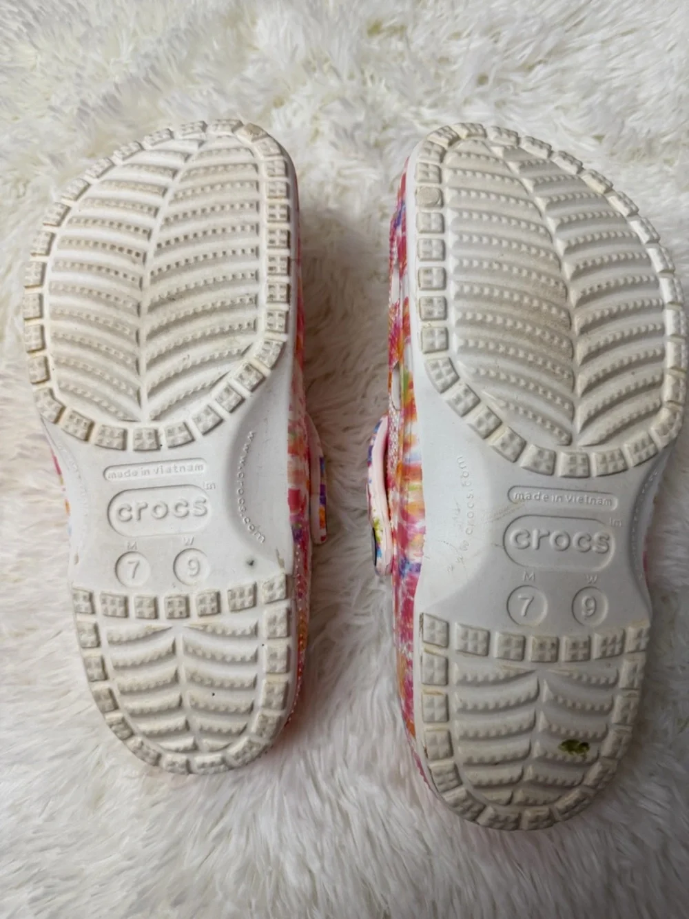 Women Tie-Dye Crocs Clog Sandals - White Multicolor Size 9 - Picture 9 of 9